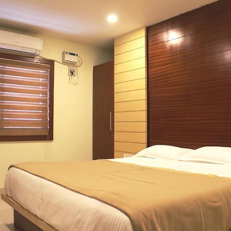 Hotel Milan Manor 布莱尔港 外观 照片